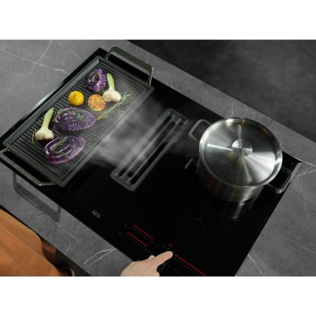 AEG CCE84543FB Indukciós főzőlap beépített páraelszívóval, 80 cm - ComboHob
