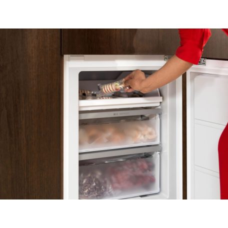 AEG OSC6L181ES beépíthető No Frost alulfagyasztós kombinált hűtő, 177,2 cm