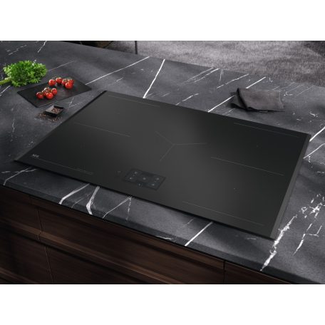 AEG TH85IM30FB beépíthető Sense Boil & Fry Indukciós főzőlap, Hob2Hood, 80 cm